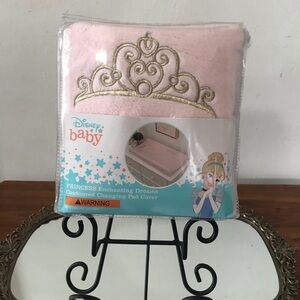 ✔️NWOT Disney Baby Pink Changing Pad Cover 🏰